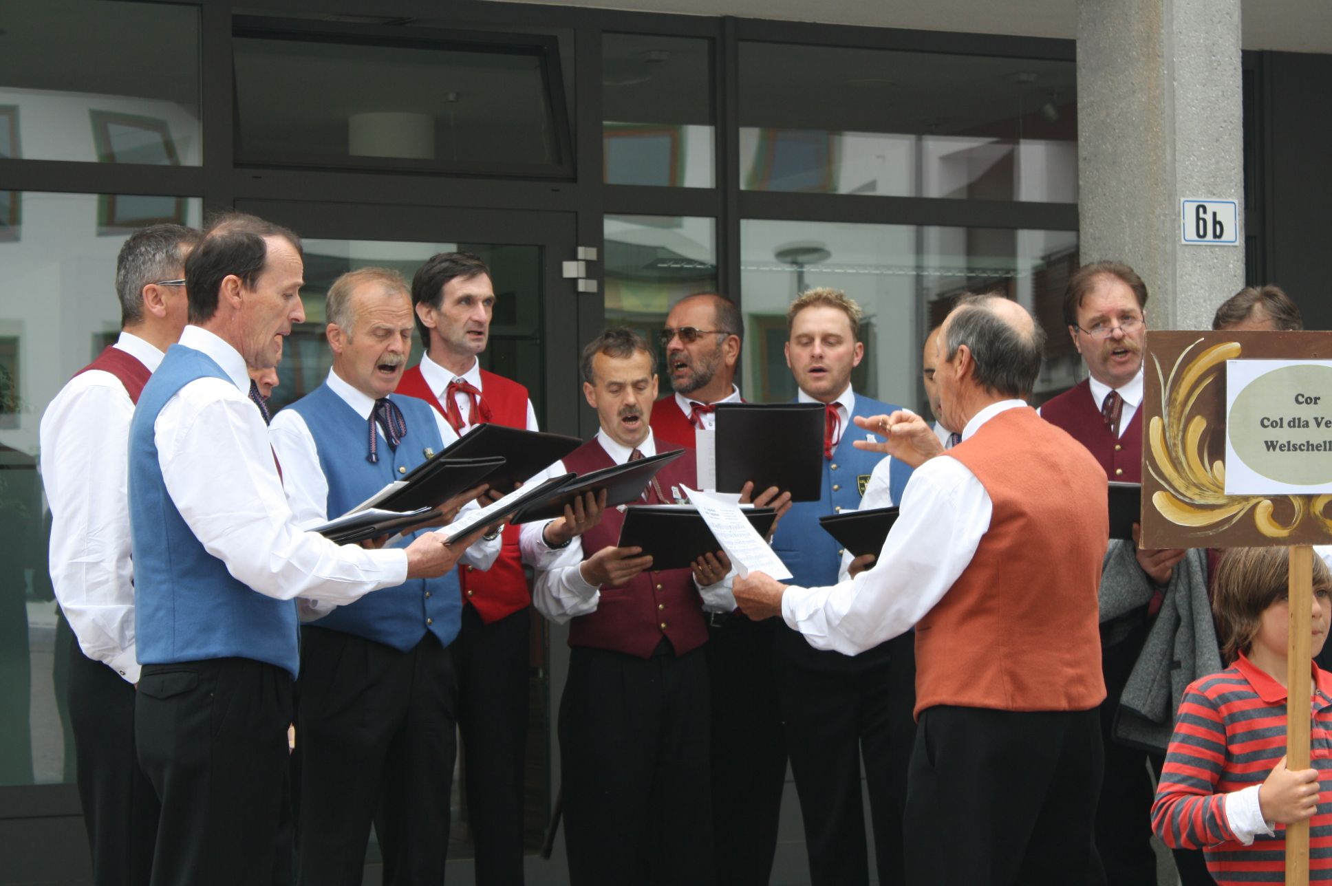 2011-26 Brunnensingen Welsberg.jpg